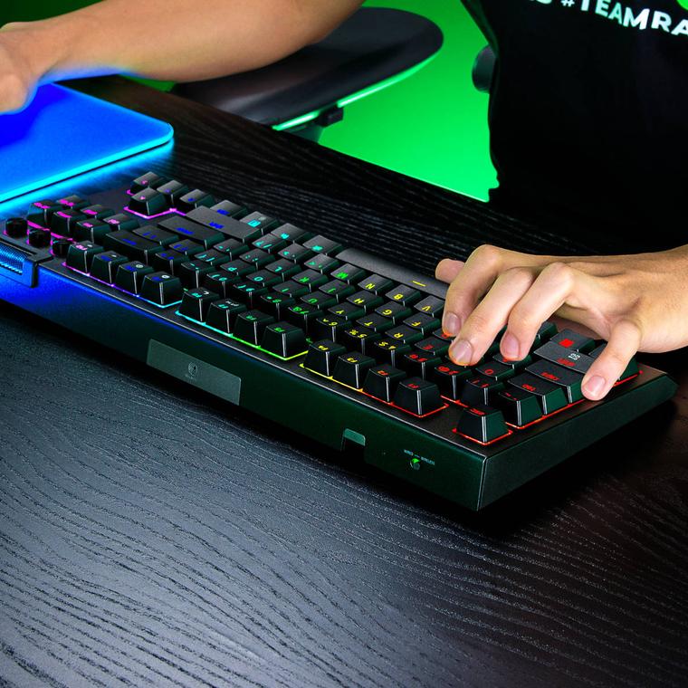 lanzamiento razer blackwidow v4 tenkeyless hyperspeed