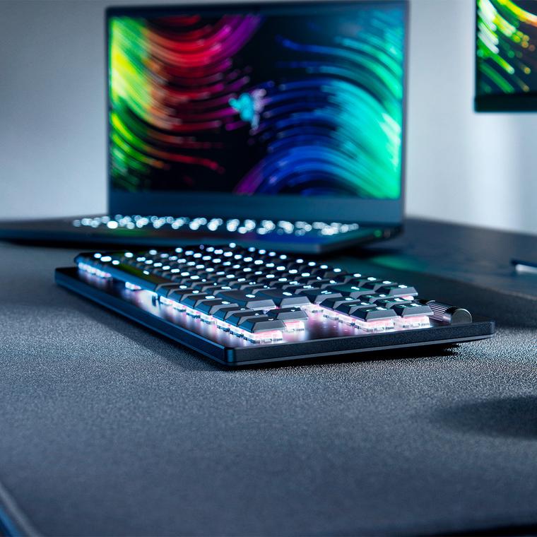 lanzamiento razer deathstalker v2