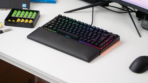 análisis del teclado razer black widow v4 75% con switches intercambiables