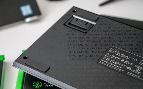 razer blackwidow v4 75 gamers