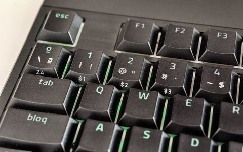 razer blackwidow v4 low profile tenkeyless hyperspeed botones conexion