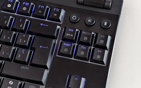 razer blackwidow v4 low profile tenkeyless hyperspeed detalle tkl