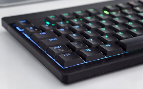 razer blackwidow v4 low profile tenkeyless hyperspeed iluminacion perfil