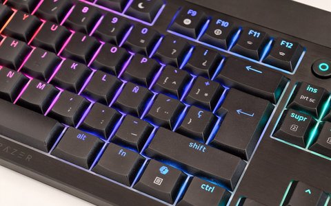 razer blackwidow v4 low profile tenkeyless hyperspeed iluminacion