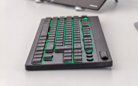 razer blackwidow v4 low profile tenkeyless hyperspeed perfil