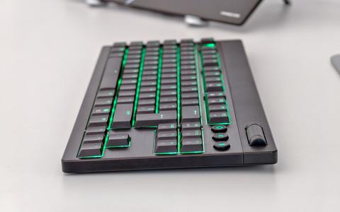 razer blackwidow v4 low profile tenkeyless hyperspeed perfil