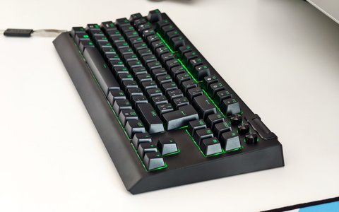 razer blackwidow v4 tenkeyless hyperspeed detalle 2
