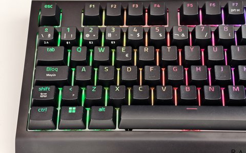 razer blackwidow v4 tenkeyless hyperspeed leyendas detalle