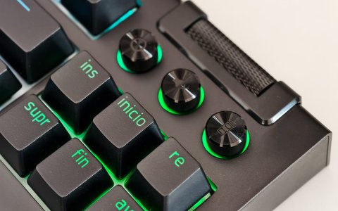 razer blackwidow v4 tenkeyless hyperspeed multimedia detalle