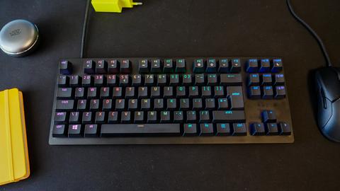 el razer huntsman tournament edition es un teclado gamer muy especial