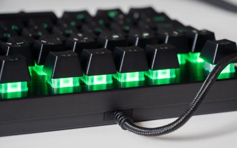 razer huntsman v3 x tenkeyless detalle cable