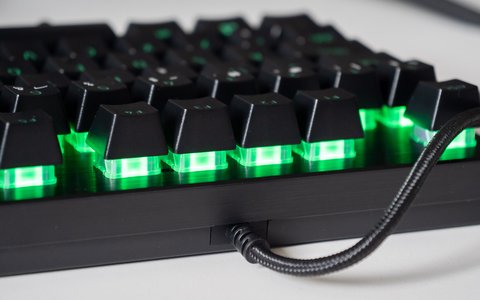 razer huntsman v3 x tenkeyless detalle cable