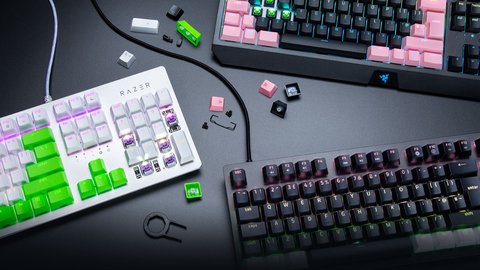 personalizando un black widow con las keycaps de p b t de razer