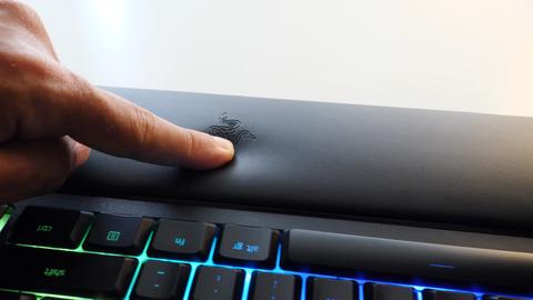 razer ornata v2 reposamunecas