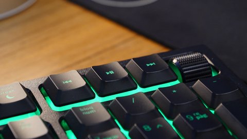 razer ornata v2 teclas multimedia