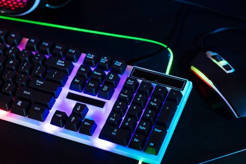 valve prohibe la automatización del teclado snap tap de razer en counter strike 2
