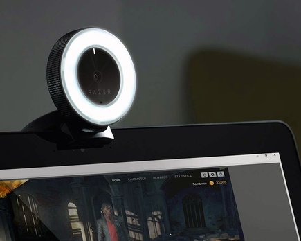 razer kiyo la webcam que compras por la iluminación, pero que sorprende por calidad de imagen