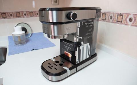 cecotec cafelizzia 790 steel empaquetado