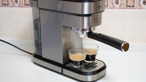 cecotec cafelizzia 790 steel