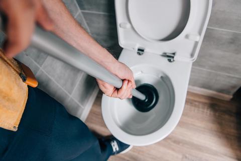 como desatascar el wc