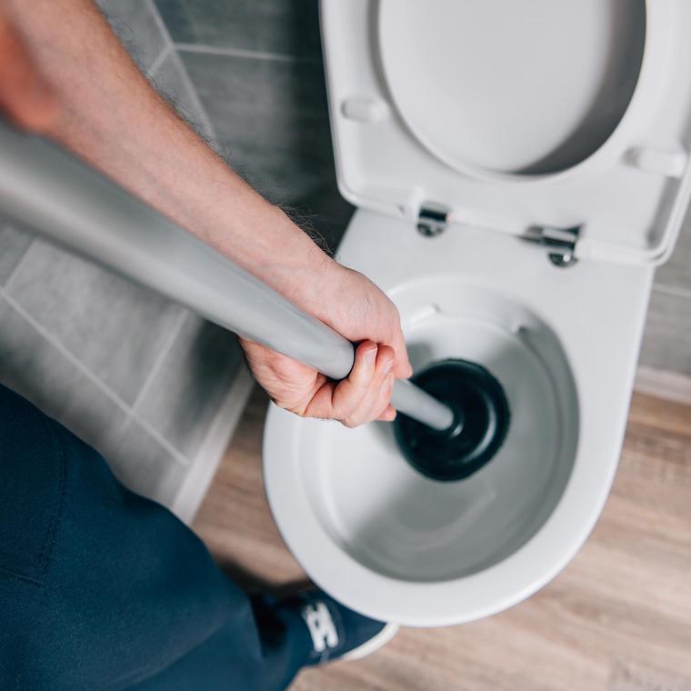 como desatascar el wc