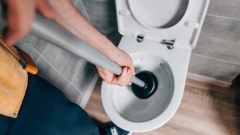 como desatascar el wc