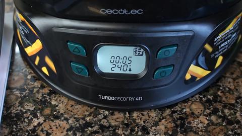cecotec turbo cecofry 4d healthy pantalla