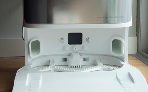 dreame bot l10s ultra detalle orificios base