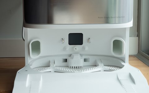 dreame bot l10s ultra detalle orificios base