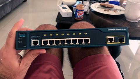 americano detenido por vender 1000 millones dolares en hardware falso de cisco