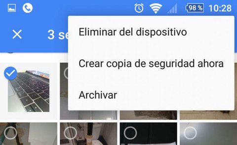 Menú de opciones de Google Fotos con la opción Archivar