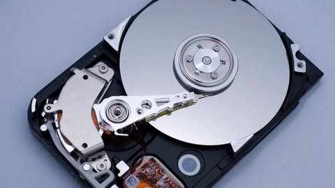 2023 ultimo informe indica discos duros seagate y hitachi mas fallos
