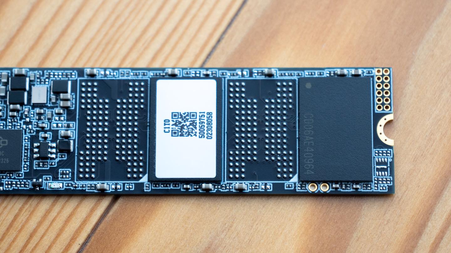 ssd m2 nvme netac nv7000 t 1tb dispador colocado detalle