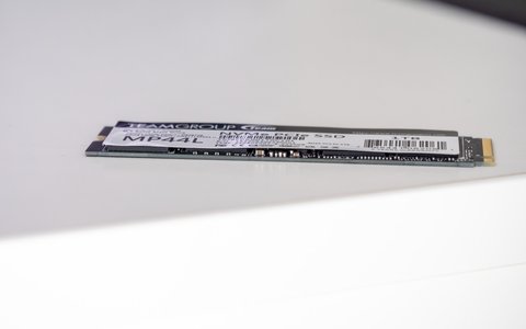 ssd m2 teamgroup mp44l m 2 pcie 4 pegatina