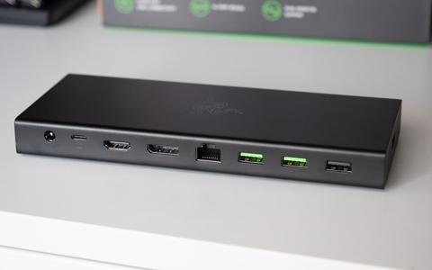 razer usb4 dock trasera