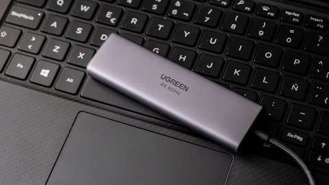 ugreen 6 en 1 con 4k 60hz