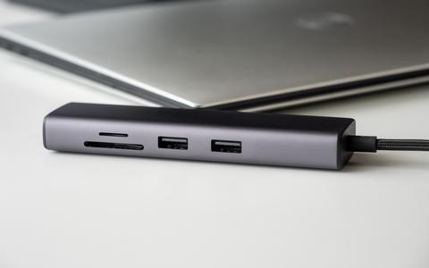 ugreen 7 en 1 con 4k 60hz usb a tarjetas