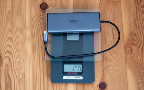 ugreen revodok pro 10 en 1 con 8k 30hz peso