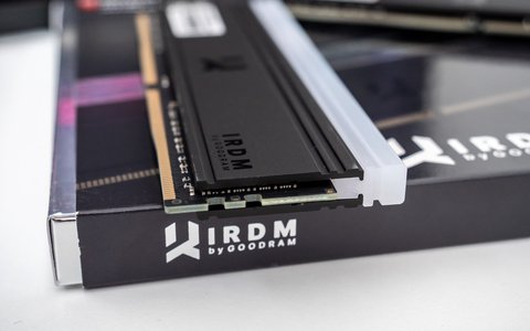 goodram irdm led rgb ddr4 detalle disipador