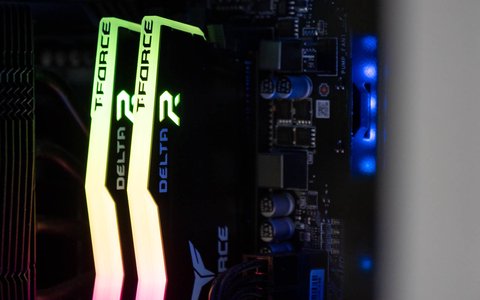 teamgroup t force delta rgb ddr4 detalle rgb