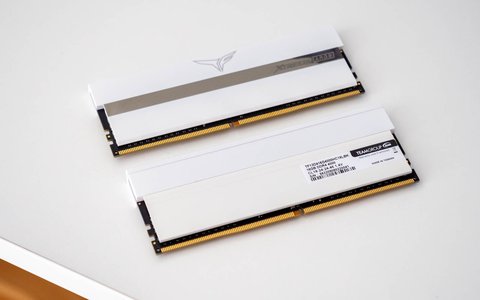 teamgroup t force xtreem argb white ddr4 4000 delantera trasera