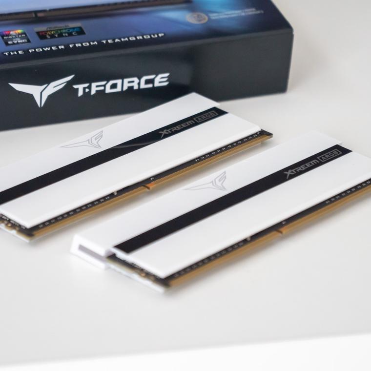 teamgroup t force xtreem argb white ddr4 4000