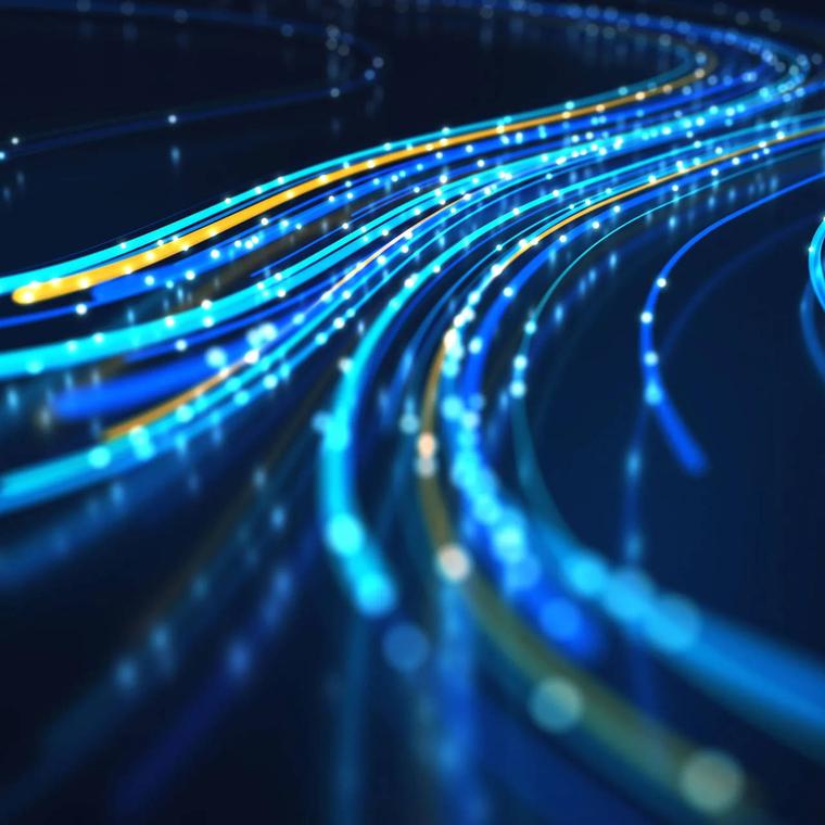 nueva fibra optica hueca supera vidrio y acerca datos velocidad luz