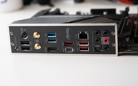 msi mag x570 tomahawk wifi placa trasera