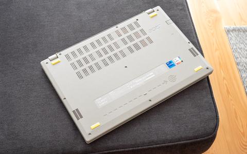 acer aspire vero av15 51 parte inferior