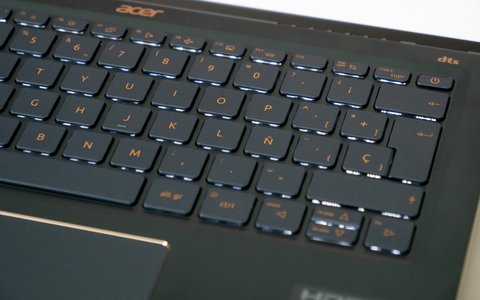acer swift 5 sf514 56t retroiluminacion