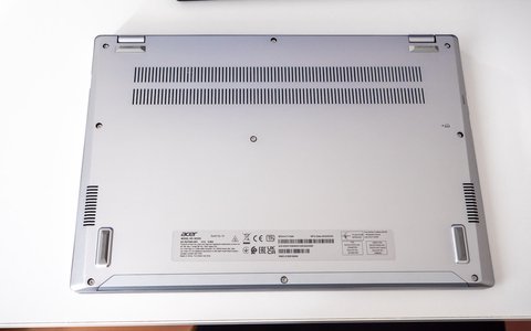 acer swift go 14 2023 sfg14 71 parte inferior