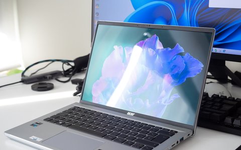 acer swift go 14 2023 sfg14 71 reflejo pantalla