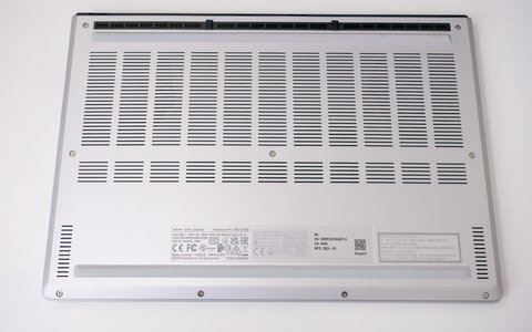 asus rog zephyrus g14 2024 inferior