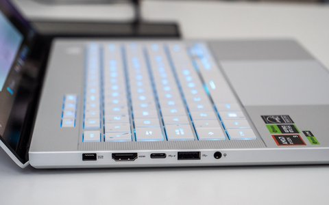 asus rog zephyrus g14 2024 lateral izquierdo